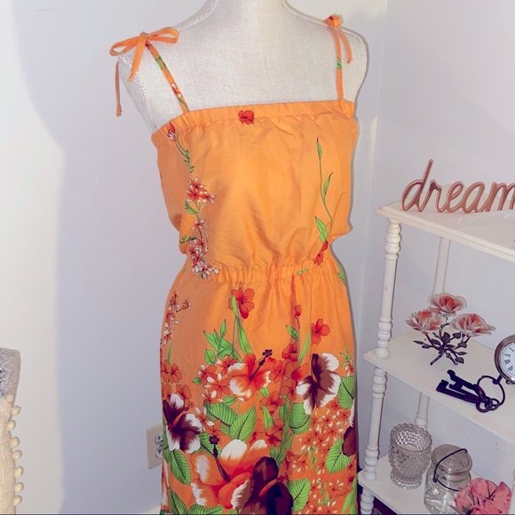 Vintage 1980’s Hawaiian Dress - Picture 2 of 7